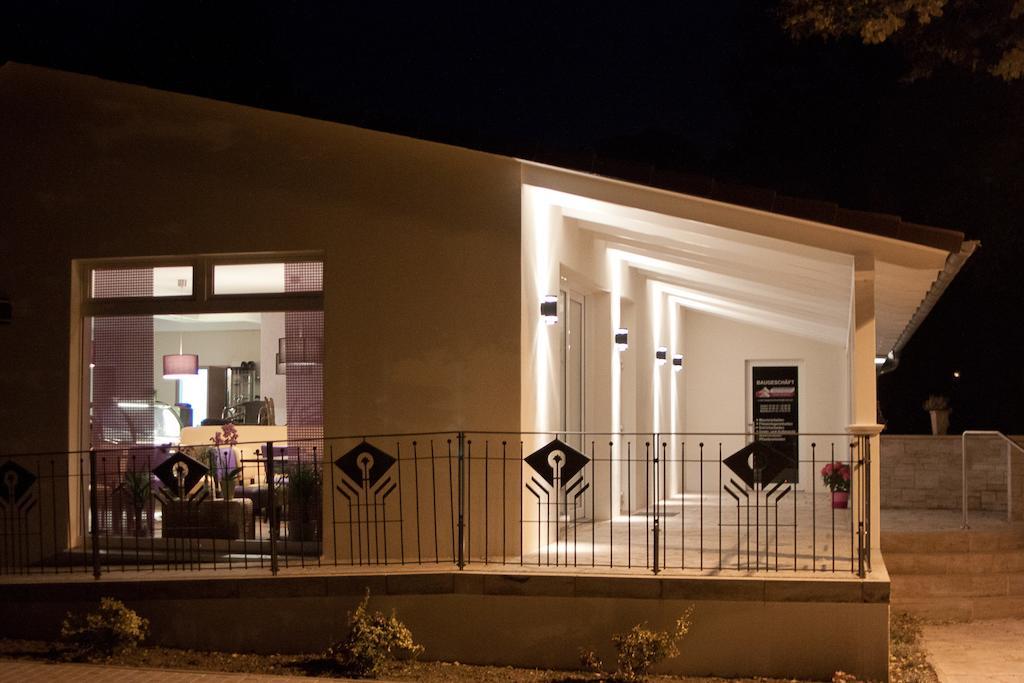 Cafe Hehrlich - Cafe, Pension & Mehr Bad Tennstedt Экстерьер фото
